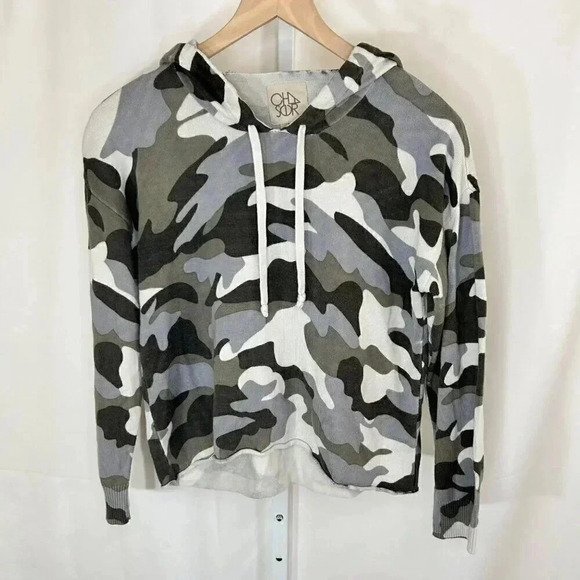 Chaser Size Medium Camouflage Gray White Hoodie Sweatshirt - Picture 2 of 9